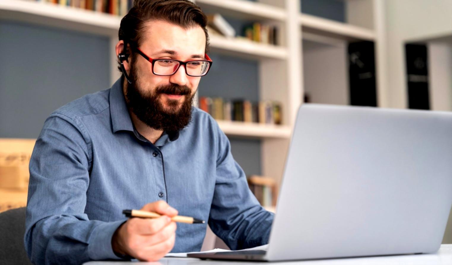 Teilnehmer während einer praktischen Budget-Analyse-Session